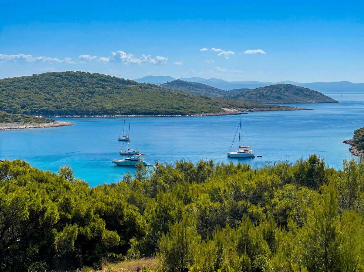 5 Islands Speedboat Tour Šibenik, Kaprije island private boat trip Croatia